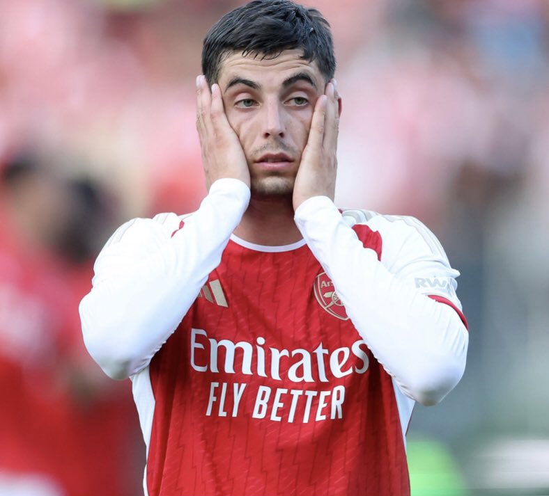 CFC_Janty's tweet photo. Kai Havertz vs Manchester City 

0 goals 
0 assist 
7 duels lost (most )
2 big chances missed 
0 chances created 
0/4 Ariel duels won 
0/2 dribbles 

😭😭😭😭 https://t.co/zce4guPr75