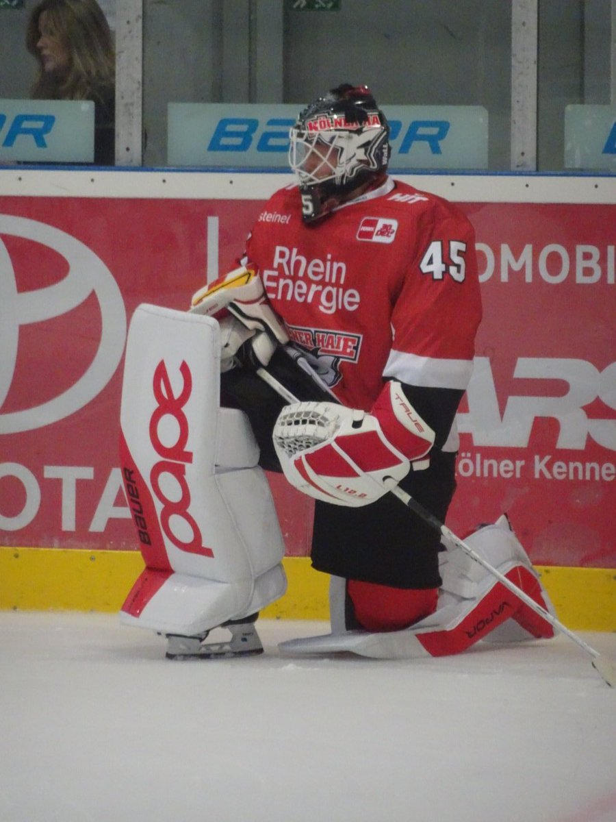 Dragonflames13's tweet photo. First public Practice  @Koelner_Haie_72 #aufgehtshaie #immerwigger https://t.co/28tjnqq3p7