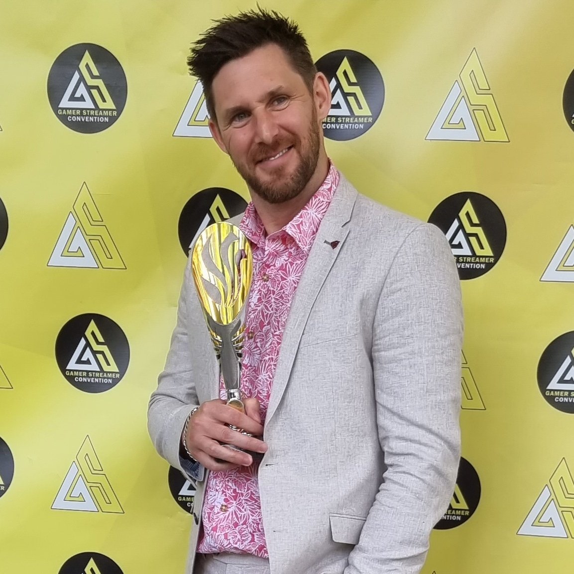 Maximum winning the #Gscon best creator of the year pleeeaaasseee!! Thank you so much for all your support and for your votes. Com awn!!!!!