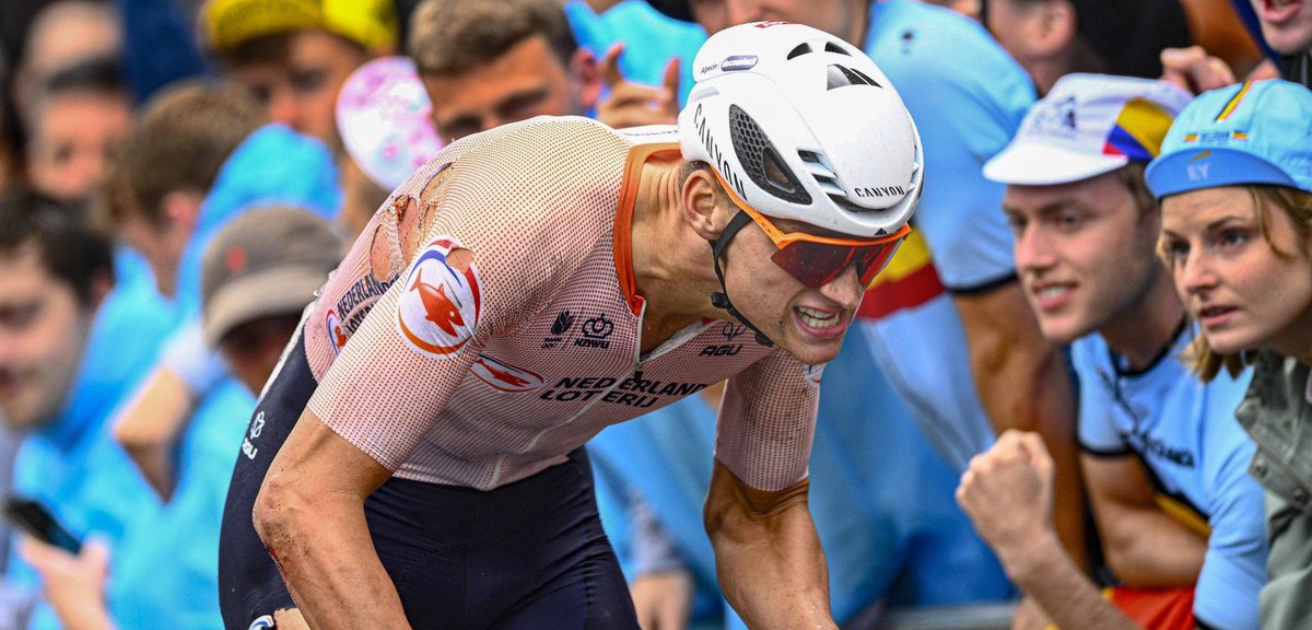 WK 2023: Mathieu van der Poel gebruikte neutralisatie voor 'grote boodschap' bij mensen thuis 

wielerflits.nl/nieuws/wk-2023…

💩 #wielrennen #koers #cycling #Glasgow #GlasgowScotland2023 <a href="/CyclingWorlds/">2027 UCI Cycling Worlds Haute-Savoie Mont-Blanc</a>