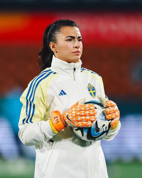 DavidSteadson's tweet photo. Zlatan who? #musovic  #SWEUSA #FIFAWWC https://t.co/XlzujlMX1T