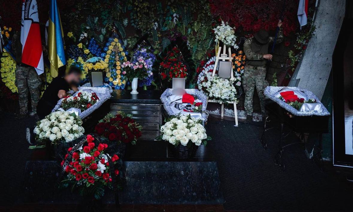 An anti-fascist street fighter from #Belarus has been killed whilst battling the Russian invasion of #Ukraine alongside two other Belorussians. His name was Zhvir. He was Kalinouski Regiment and affiliated with Hoods Hoods Klan and Resistance Committee. RIP