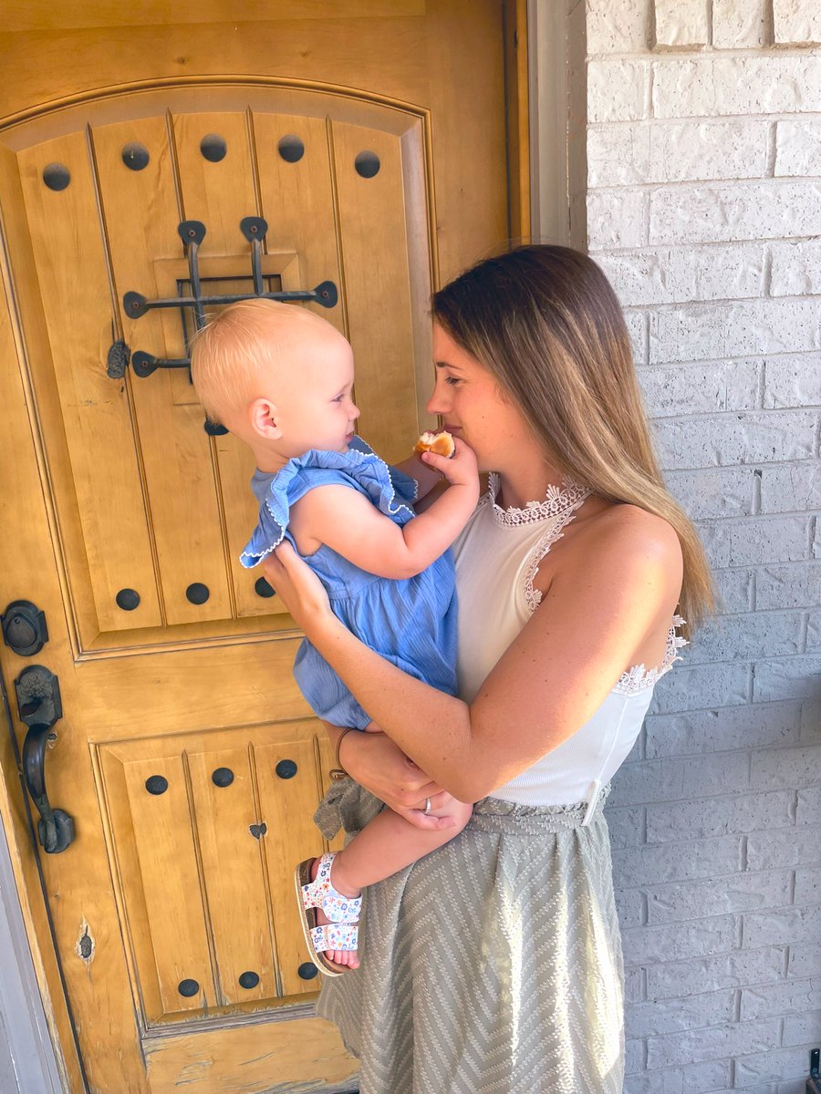PresleyFisk's tweet photo. Obsessed with this little girl, I love being her mom!!!!!! https://t.co/7ARYZVz4AC
