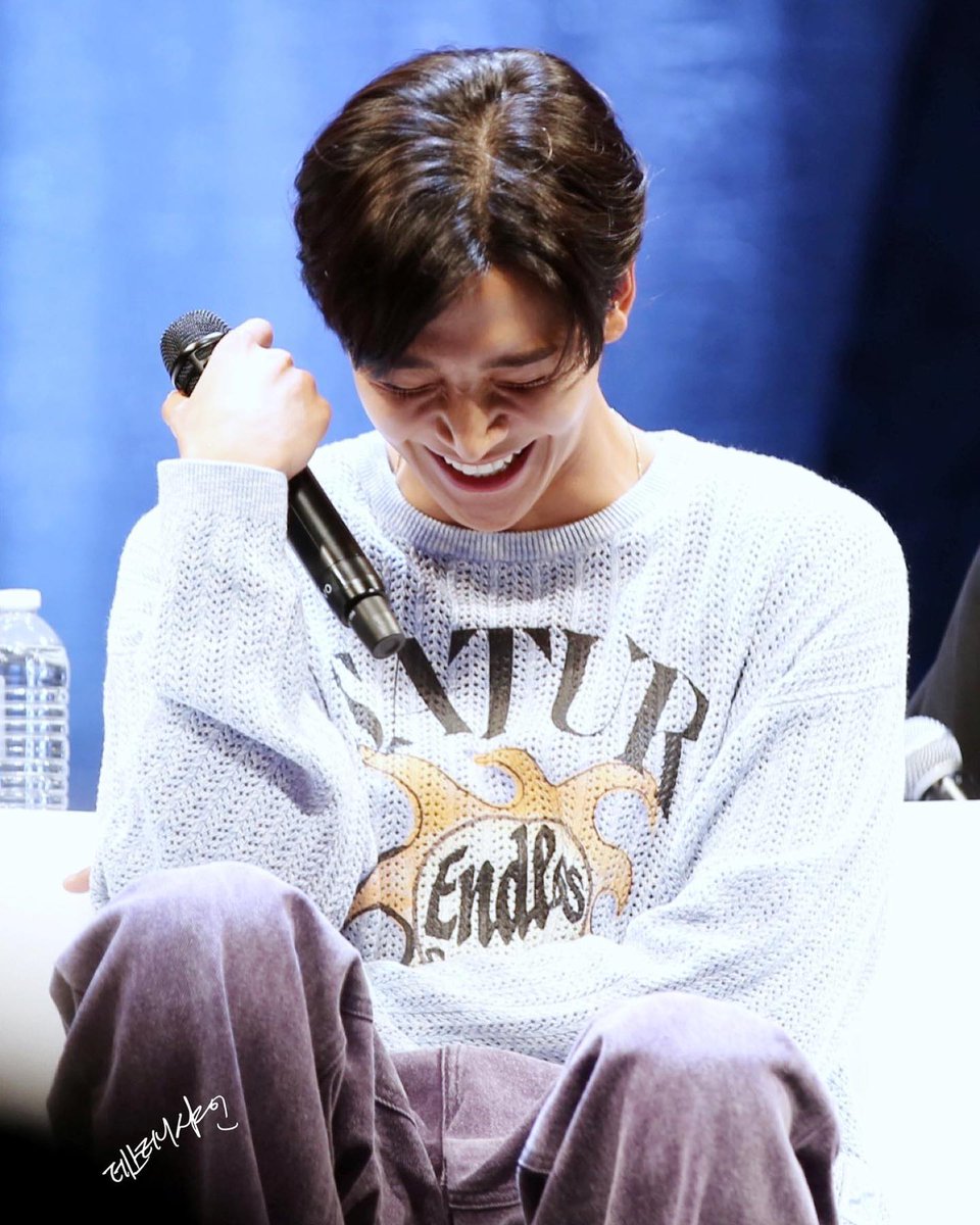 rowooneze's tweet photo. happy bday rowoon 🥳❤️ https://t.co/rgs4F3pMnv