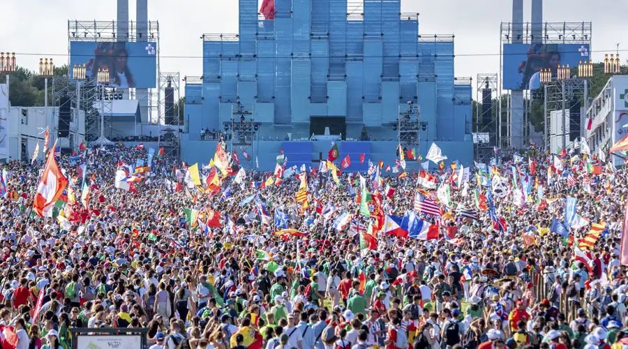 jandcalderon985's tweet photo. Ya ha terminado la JMJ de Lisboa. Un encuentro de católicos polémico y que ha generado una diversidad de opiniones.

A mi juicio, si podemos sacar una conclusión es que ESTA JMJ HA SIDO UNA OPORTUNIDAD PERDIDA. (HILO) ⬇️⬇️ https://t.co/RlGxnfVTBR