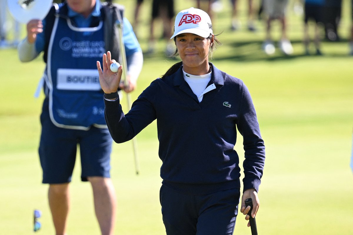 ffgolf's tweet photo. 🏆 DEUX À LA SUITE 😳
Nouvelle victoire de patronne pour @celineboutier ! La Française remporte le Women's Scottish Open, une semaine après l'Evian Championship et à quelques jours du British Open. Céline va devenir la n°3 mondiale ! Quelle championne 👏🏆🇫🇷
@LETgolf @LPGA https://t.co/DqjSy0AcJA