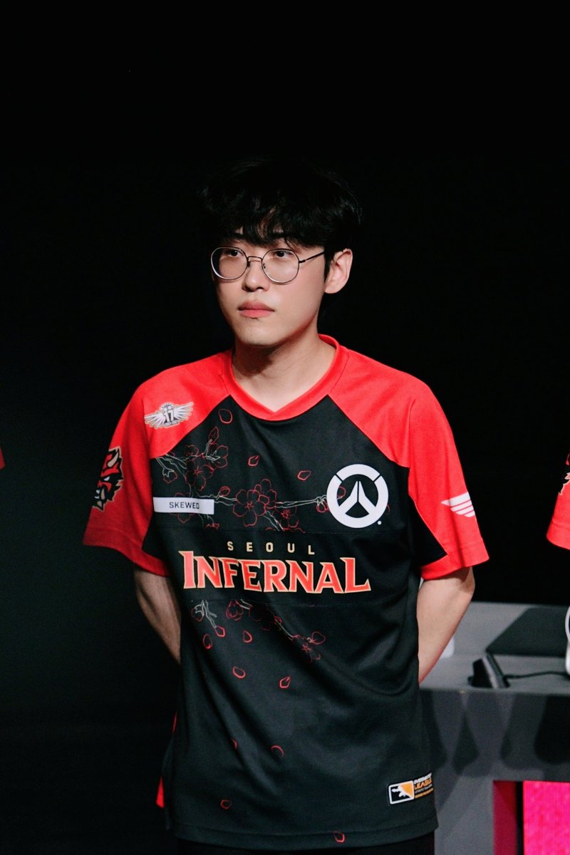 Overwatch_zzang's tweet photo. 230805 서머 스테이지
#skewed #스큐드 https://t.co/riplVb6DKz