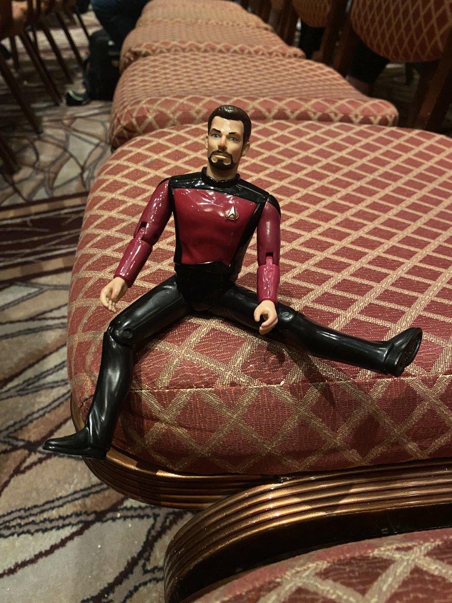 floobish's tweet photo. Waiting and yearning for #MiniBev on the last day of #STLV. Also waiting for the Picard season 3 design panel to see his ship.
#LittleRiker #STLegacyPrequel https://t.co/N3nFXOKYFo
