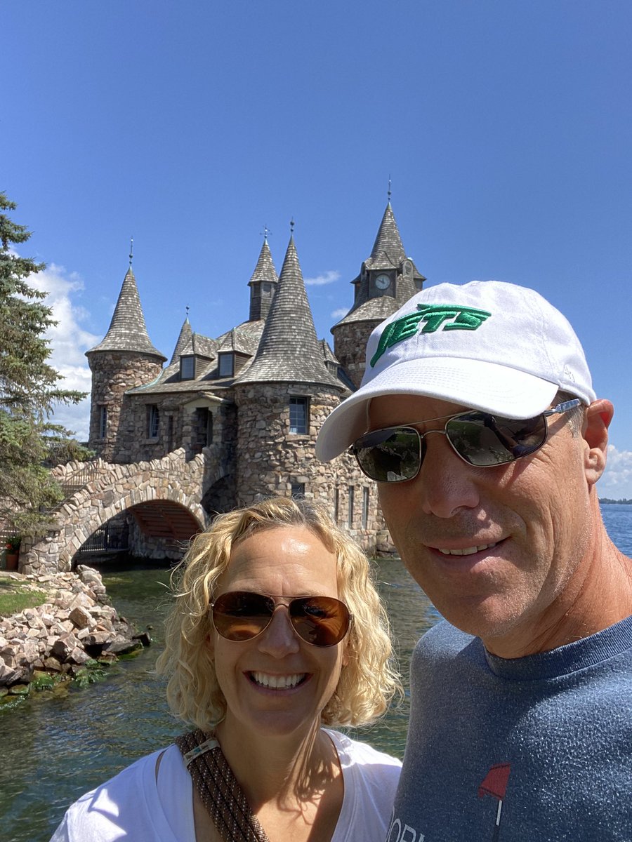 CoachSchaef's tweet photo. In Bills territory….always showing the colors! #Boldtcastle #1000islandregion https://t.co/Sd9b5yzPfD