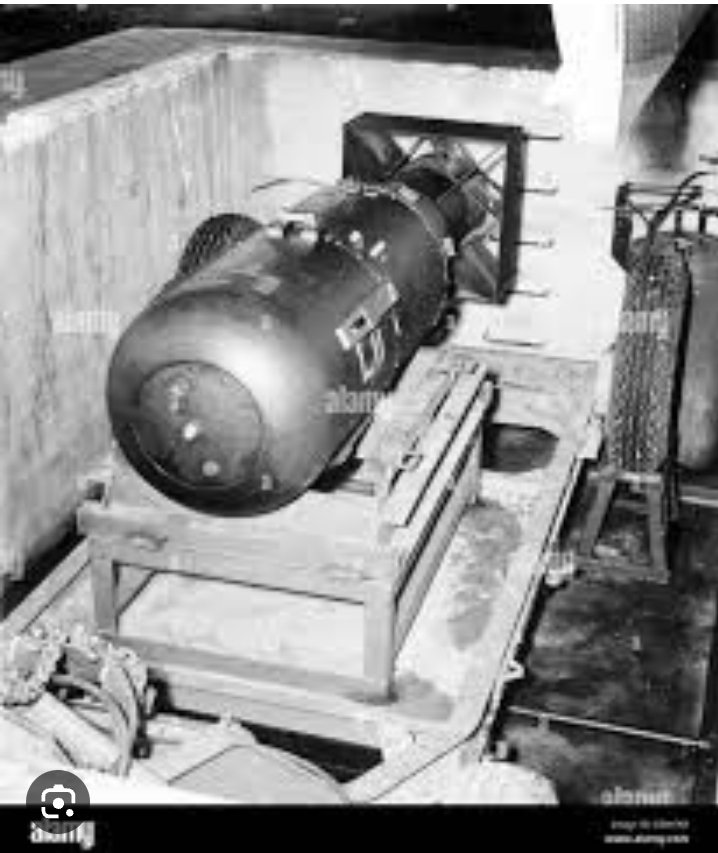 CubacooperaNg's tweet photo. El 6 de agosto de 1945, Estados Unidos lanzó la primera de dos bombas atómicas sobre la ciudad japonesa de Hiroshima, matando a más de 70.000 personas al instante. Una segunda bomba siguió tres días después sobre Nagasaki y mató a 40.000 más. #CubaPorLaVida https://t.co/IirH4C1ieh