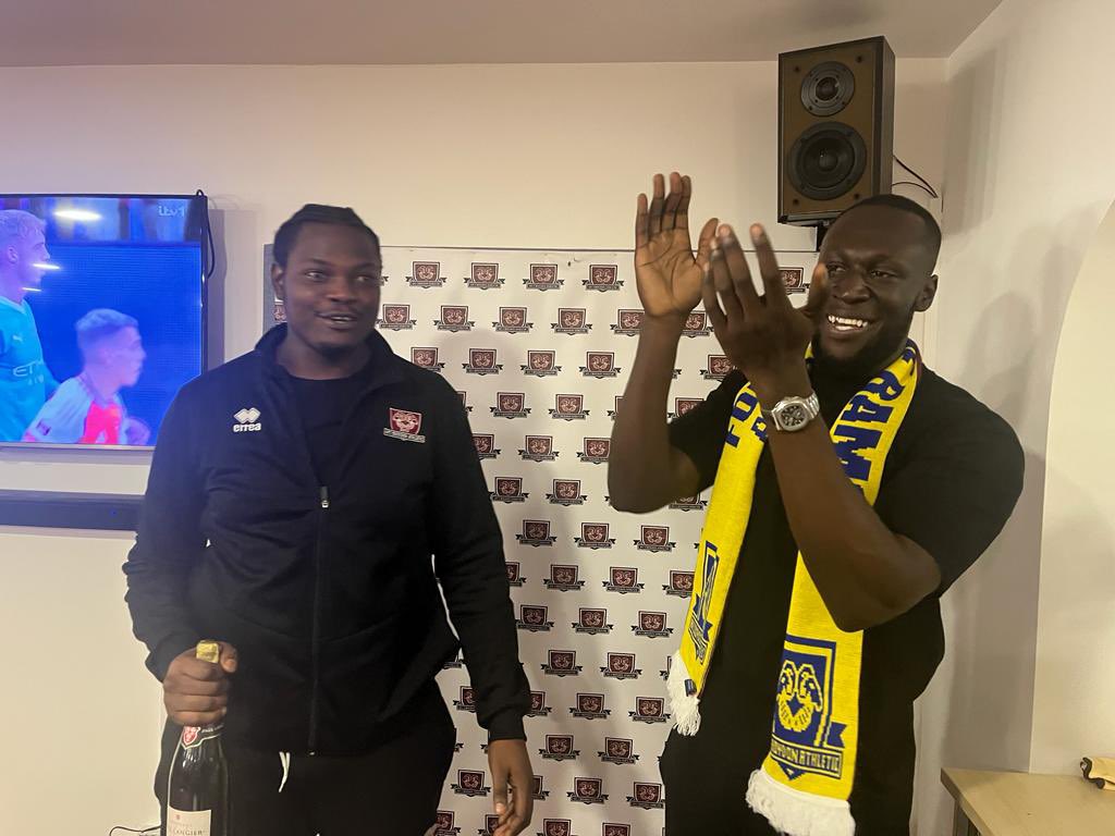 CroydonAth's tweet image. 🍾 Presenting today’s Man of the Match - @OshaneBrown11 - a magnificent display between the sticks by our Rams goalkeeper 🍾

👏And who else to present it in the Mayfield clubhouse - a warm welcome to one of our new owners, @stormzy - welcome to the club Stormzy, Danny &amp;amp; Wilf ❤️