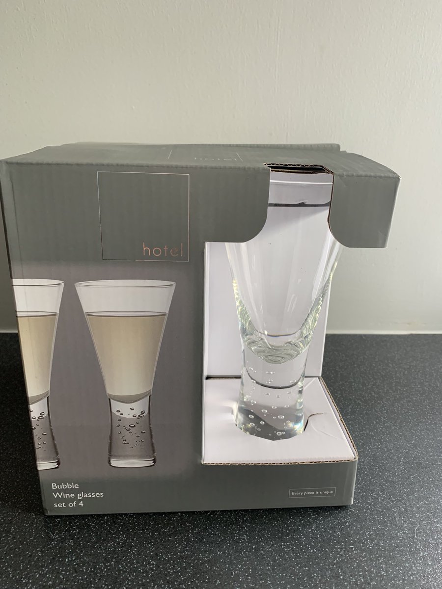 aston1970ap's tweet image. ⁦@ialsodrinktea⁩ Bought myself some of those lovely bubble glasses from #Dunelm ⁦@DunelmUK⁩ 
I bloody love them 😍