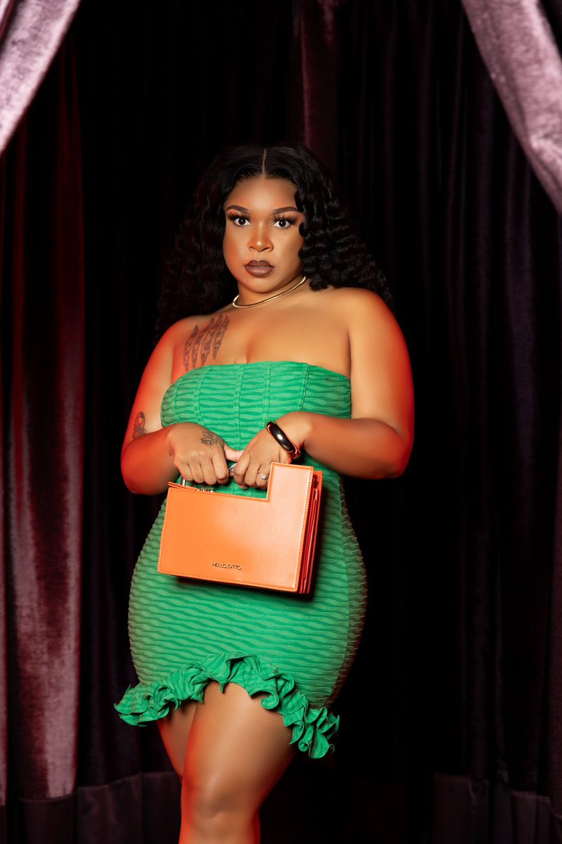 helloxditto's tweet image. Valencia 🍊 Now Live! 🧡

#blackowned #smallbusiness #handbag #purse #cloutmma #sundayvibes #gear5 #blackownedbusiness