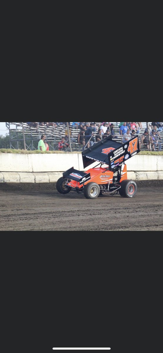 BrettSamonds's tweet photo. First time in awhile I can say it’s race day!  The team of Samonds Racing and @Kweyant99 are racing at @jaxspeedway!  Can’t be there, check out the action on @dirtvision https://t.co/GdqFrgNXQP