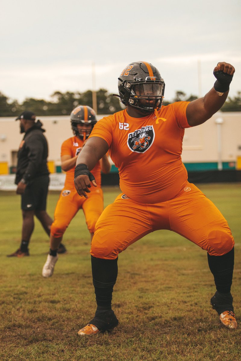 Leesburg Football tweet media