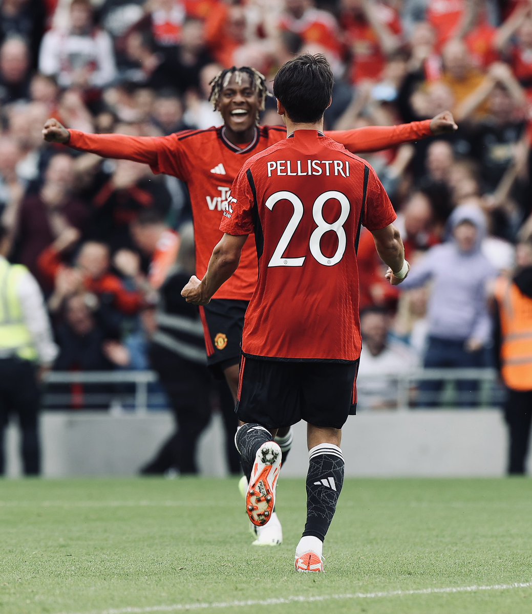 ManUtd's tweet photo. A performance that deserved this moment ❤️

Well played, @FPellistri07 👊

#MUFC https://t.co/1CfFnSX0Ls