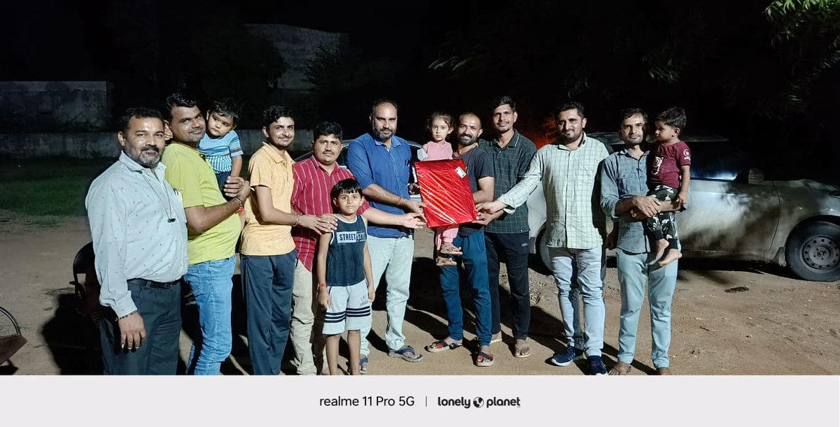 GadhviGopal5's tweet photo. રવિરાજ આર. હુંબલ (રવિમામા) ની નાયબ મામલતદાર તરીકે બઢતી સાથે મોરબી ખાતે બદલી થતાં દયાપર થી વિદાય આપી.. https://t.co/bPEtTPqME0