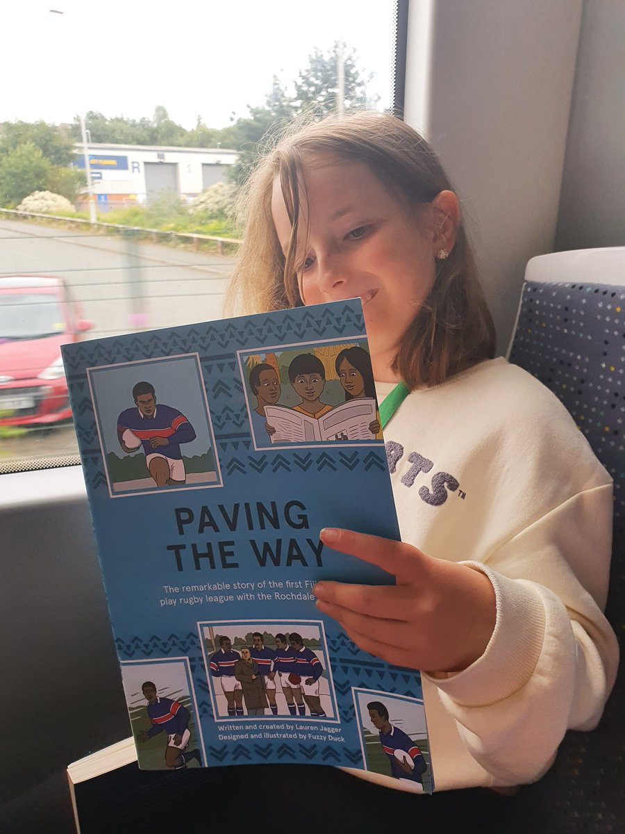 AmazingARY3's tweet photo. Thank you @MattRigby_RL for my @RochdaleHornets @fijirugbyleague book https://t.co/8t4o4quBpD
