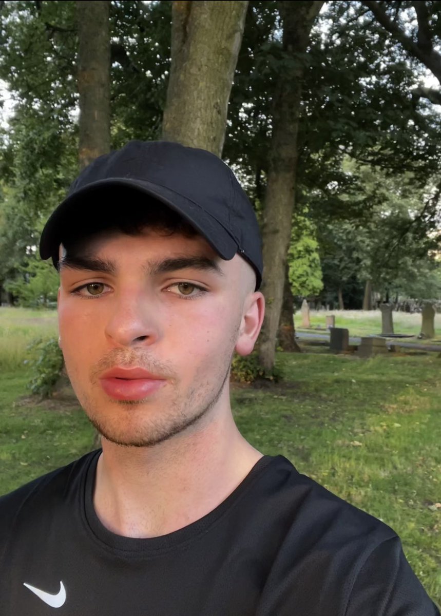 ______brend's tweet photo. 🧢 https://t.co/6LLtQE31ZY