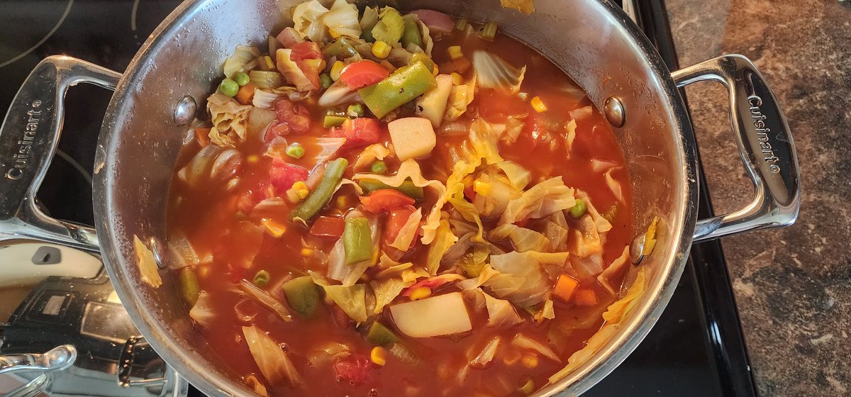 robin_durant's tweet photo. Homemade vegetable soup #Foodie #organic https://t.co/aUIGKb8rYF