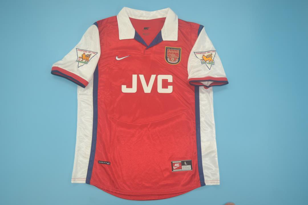 LinkUpArsenal's tweet photo. I have teamed up with @INFUTcamicracks to give away a Arsenal jersey! 

To be part of the giveaway, make sure to: 
- Follow @INFUTcamicracks
- RT this tweet

Winner announced after the 1st game of the season vs Nottingham Forest next week https://t.co/i3LgDBpy7m