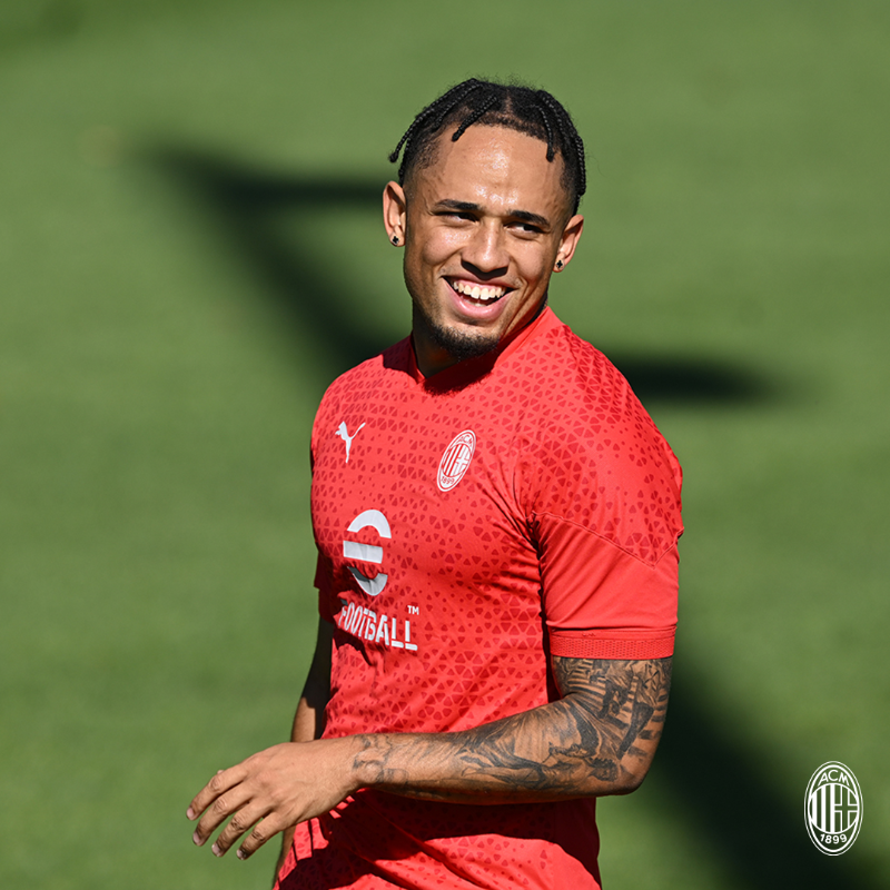 acmilan's tweet photo. Buongiorno, Rossoneri 🌞

#ACMPreseason #SempreMilan https://t.co/grTvRce8C8