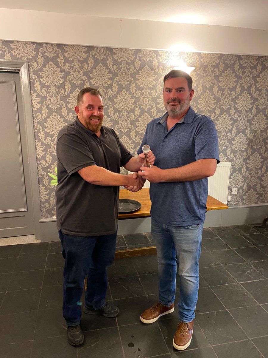 CpdCefn's tweet photo. Llyniau o’r noson wobrwyo neithiwr / photos from last nights presentation night 👇

Club man y flwyddyn - Alun Owen
Players player - Gwion Owen
Young player - Rhydian Williams
Top goal scorer of the league - Morgan Jones
Managers player - Elis Davies 

#Cefn #SummerLeague https://t.co/rf5swSqWpY