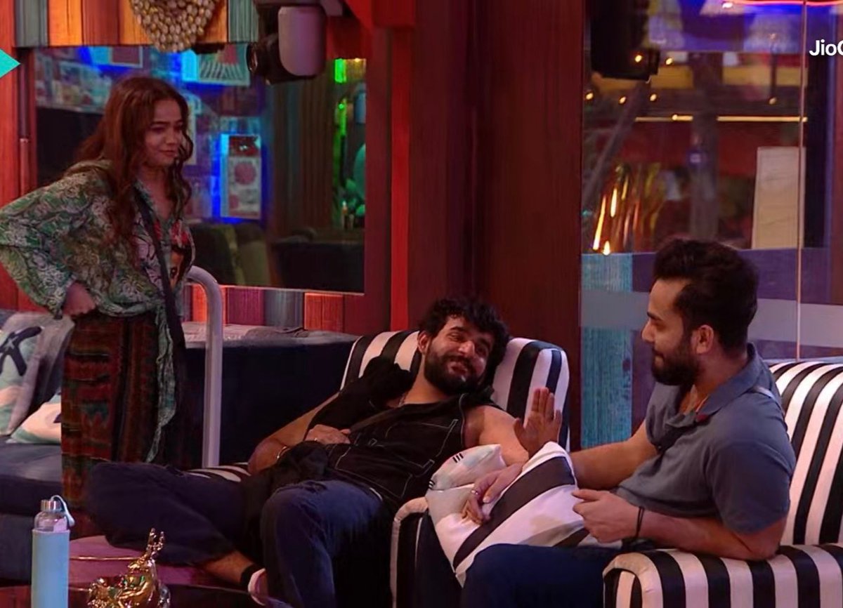 SimranAulakh26's tweet photo. Truly the best bond btw abhi and Manisha from day 1 to till now they are still connected to each other so much
When #AbhishekMalhan said to #ManishaRani ~ You make me feel see good,it's signs how pure their friendship is❤️
ABHISHEK FOR THE WIN 
#BBOTT2 #ElvishYadav𓃵 https://t.co/X9IPNvYqCB