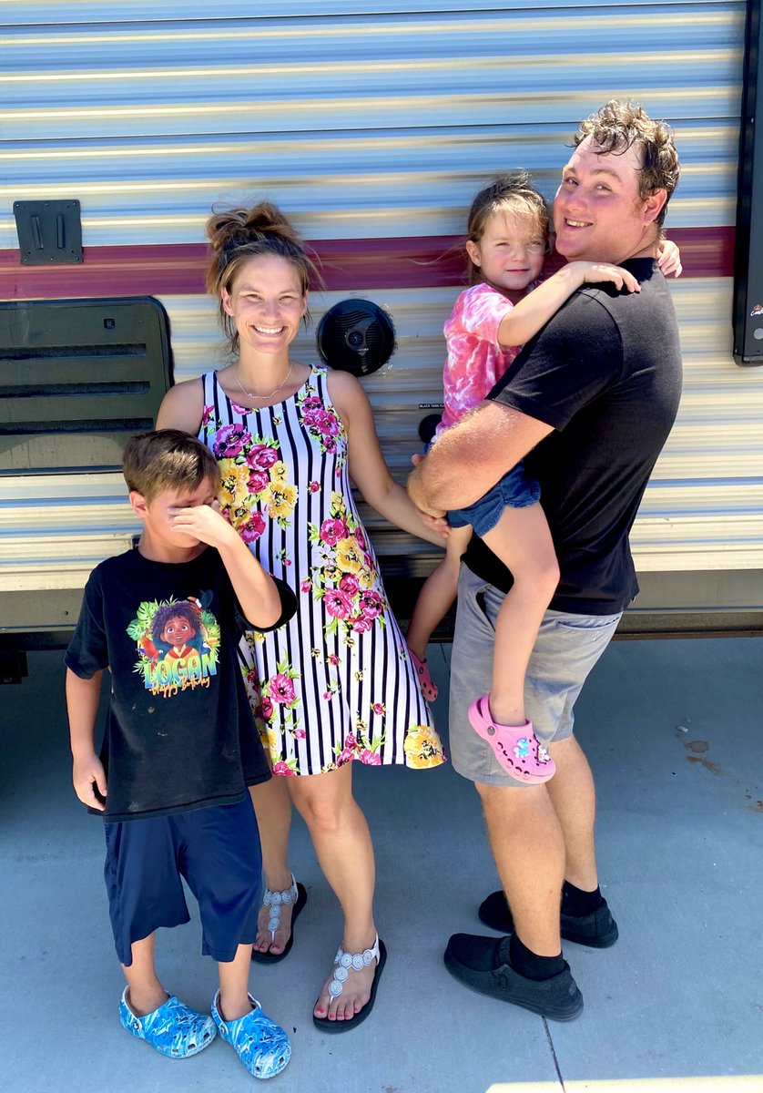 mrs_shoemake's tweet photo. Leaving our camping trip selfie featuring my children who are worn out and completely OVER taking pictures π #starselfie @NISDMichael https://t.co/iJANasDs0h