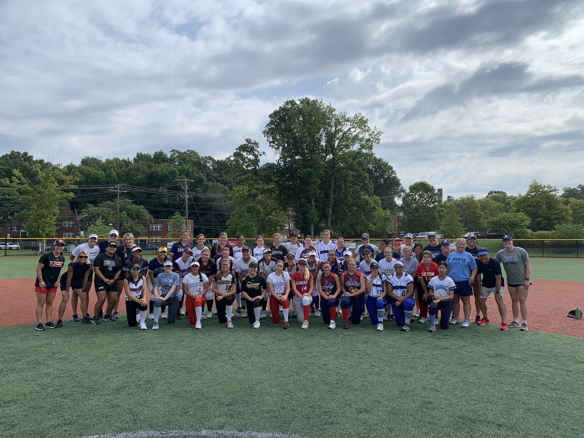 Hoya Softball Camps tweet media