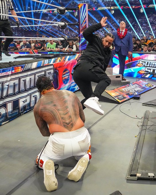 I am guessing the &lsquo;&rsquo; Wiseman&rsquo;&rsquo; set this up .. @HeymanHustle  nobody seen this coming.  @WWEUsos #SummerSlam<a href="/tag/detroit"class="tags"><span>#detroit</span></a><a href="/tag/summerslam"class="tags"><span>#summerslam</span></a>