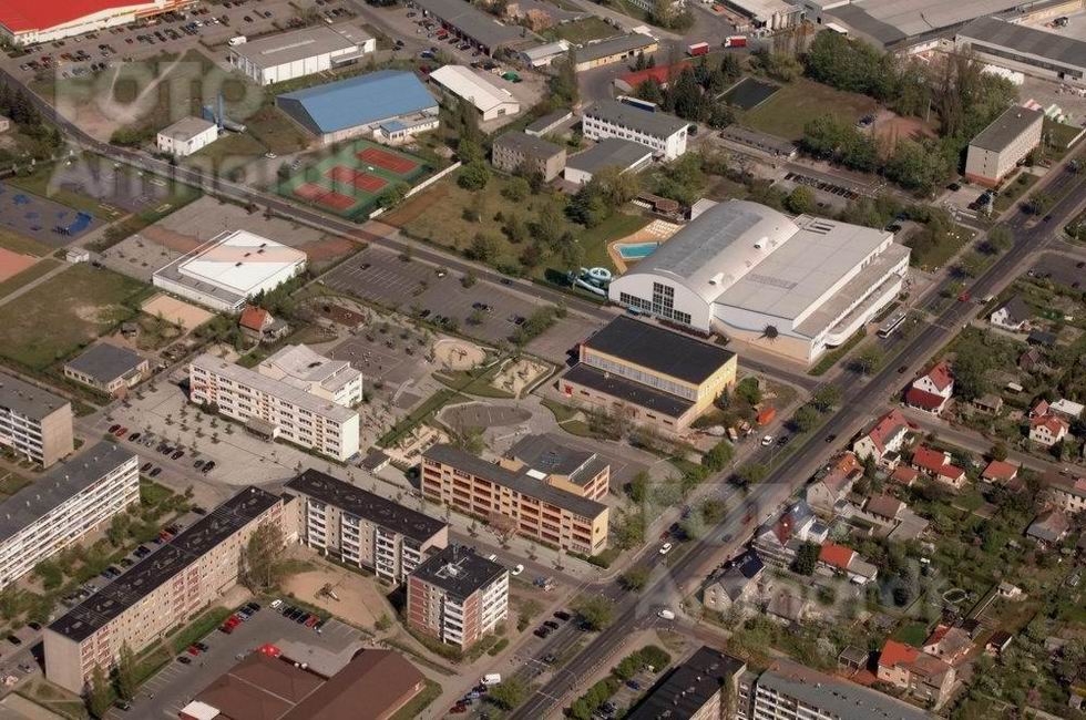 @int_trash Fürstenwalde kann so Menschis wie dich immer gebrauchen. Überlegs dir. (auf dem Foto das Schwapp und KosmonautenHood)