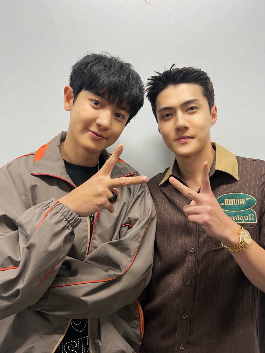 MainEXO_Alone's tweet photo. ปิดท้ายงาน EXO_SC BACK TO BACK FANCON TOUR IN BANGKOK 2 วันไปเลยจ้า แอ๋วไทยมันสวย มันเริ่ดค่ะ ผู้ชายรักมาก และแอ๋วก็รักผู้ชายมากเหมือนกันค่ะ คิดถึงแล้วกลับมาอีกเร็วๆน้าา🥰🥰🥰❤️❤️❤️#SEHUN #CHANYEOL #EXOSC_BackToBackinBKK #EXOSCinBangkok #EXOSCinBKK #EXO_SC #EXO_L #EXOL #EXOL_9th https://t.co/Rfez7WJZ75