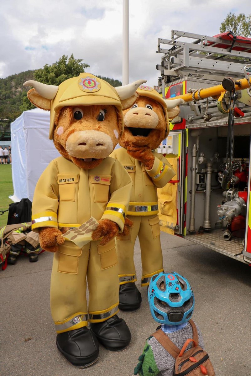 We had a great day today engaging with members of the Public at  Ballater Victoria Week, Vehicle Parade. Unfortunately we had to cut our visit short again due to “Fire Call” but thankfully we made it back before the end. Heather and Harris again proved popular with all ages.