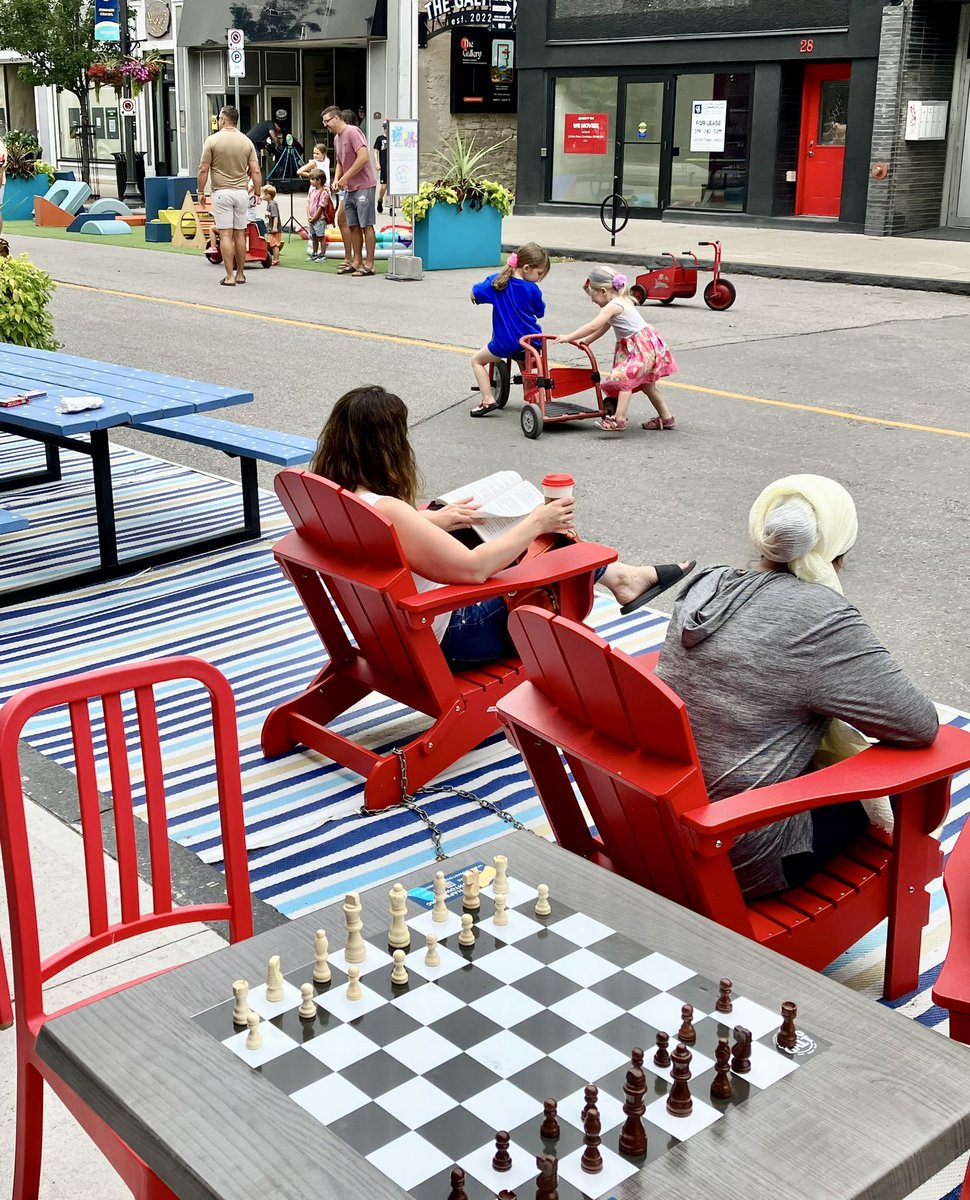 Penalosa_G's tweet photo. OPEN Streets… in Cambridge, ON, Canada.
What if cities everywhere opened a citywide network of PUBLIC space (streets) every summer Sunday to walk, bike, run, chat, shop…
Great for environment, mental &amp; physical health, business, fun!!! All ages&amp; abilities https://t.co/pSHstbG9JV