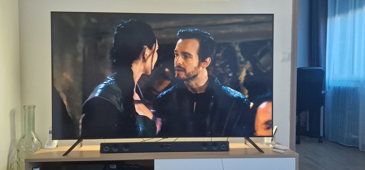 Jean_olivier_73's tweet image. The perfect Sunday night: a homemade cheese bacon burger with onion rings(my masterpiece so far! 🤗) and the first episode of season 4 of #TheOutpost 🥰