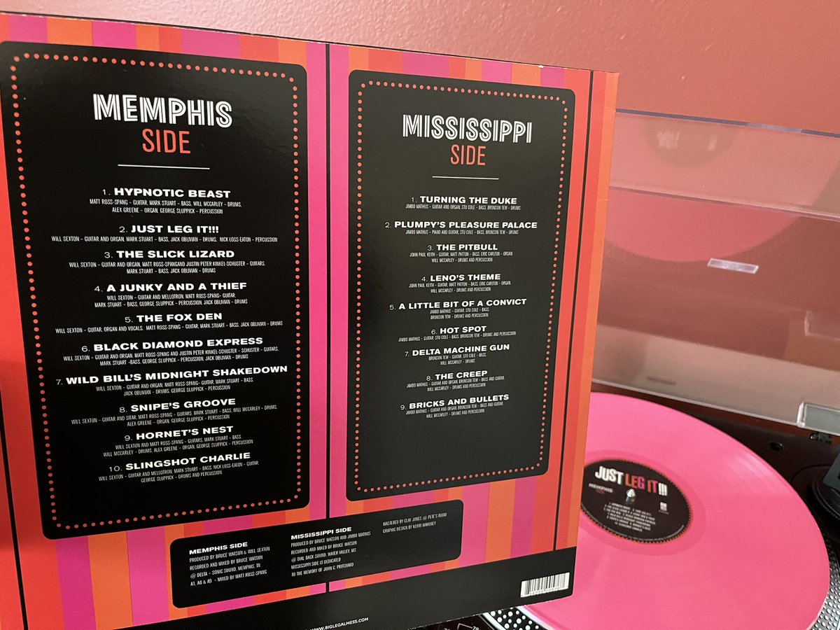 phillycheeze's tweet photo. Now playing : Just Leg It!!!
Memphis Side by Will Sexton & Mississippi Side by Jimbo Mathus
😎🎶🎸
#willsexton #nicklosseaton
#jimbomathus
#biglegalmessrecords #vinyl #memphismusic #mississippimusic #instrumentals #vinylrecords
@willsextonmemphis @therealjimbomathus https://t.co/Ic9wzZXqN1