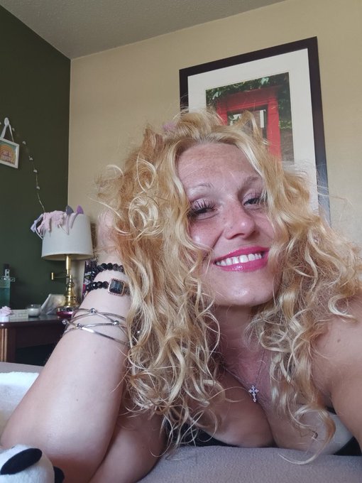 I LOVEYOU!!!! 💋💋60 % OFF #onlyfanspromo #sellingcontent #buying content Cum n join the Naughty Fun!!<a href="/tag/onlyfanspromo"class="tags">#onlyfanspromo</a><a href="/tag/sellingcontent"class="tags">#sellingcontent</a><a href="/tag/buying"class="tags"><span>#buying</span></a><a href="/tag/nsfw"class="tags"><span>#nsfw</span></a><a href="/tag/onlyfansmodel"class="tags"><span>#onlyfansmodel</span></a><a href="/tag/onlyfansbabe"class="tags"><span>#onlyfansbabe</span></a>