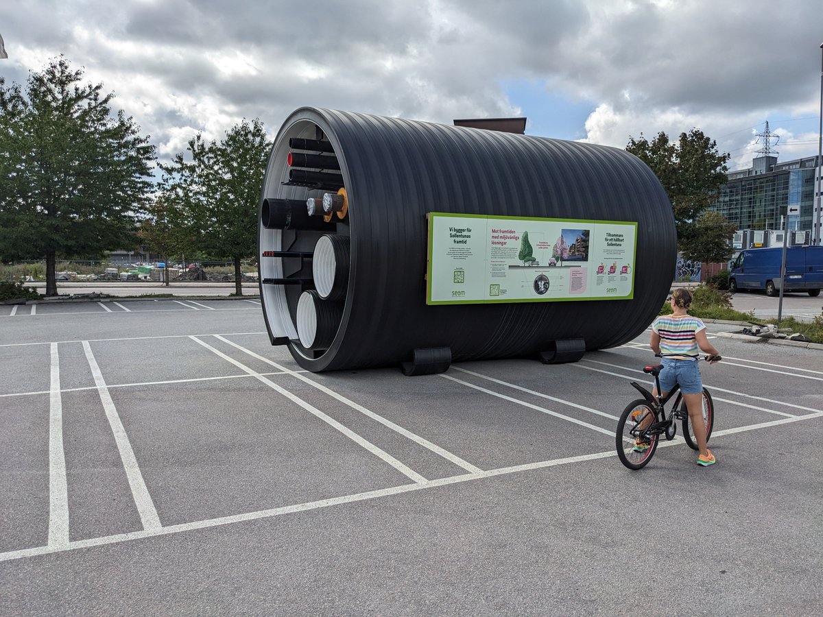 Marcusdstewart's tweet image. I'm just back from Stockholm. This is what they put under all their roads there. 

One big service pipe for everything. 

Fresh water, waste water, district heating, electricity, fiber internet. 

All accessible without ever digging up the roads again.