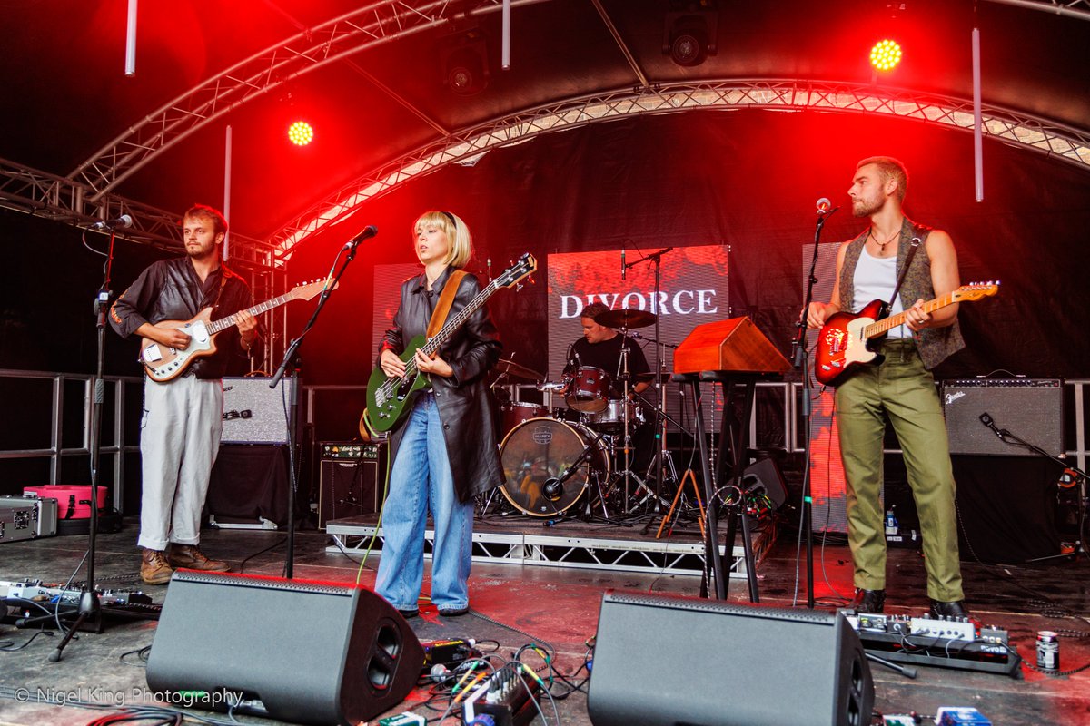 NigelKingPhotos's tweet photo. 1 of 2

Divorce on the Courtyard stage at @splendourfest Day 1 in #Nottingham.

For @LeftLion .

#LiveMusicPhotography #GigPhotography #musicphotography #musicphotographer #NottinghamPhotographer #Nottingham #SplendourFest #splendourfestival #festivals #festivalphotography https://t.co/DGJZxinFcz