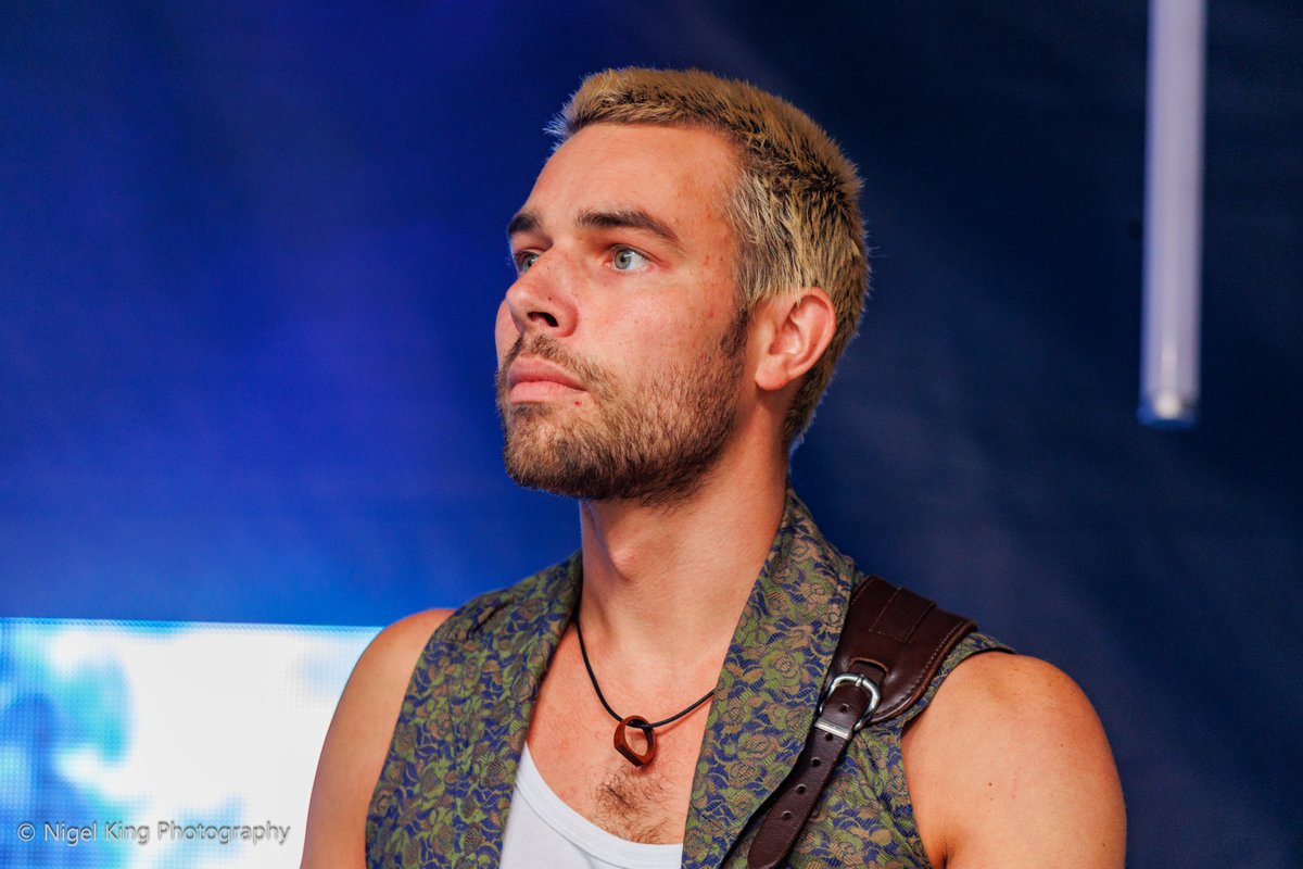 NigelKingPhotos's tweet photo. 1 of 2

Divorce on the Courtyard stage at @splendourfest Day 1 in #Nottingham.

For @LeftLion .

#LiveMusicPhotography #GigPhotography #musicphotography #musicphotographer #NottinghamPhotographer #Nottingham #SplendourFest #splendourfestival #festivals #festivalphotography https://t.co/DGJZxinFcz