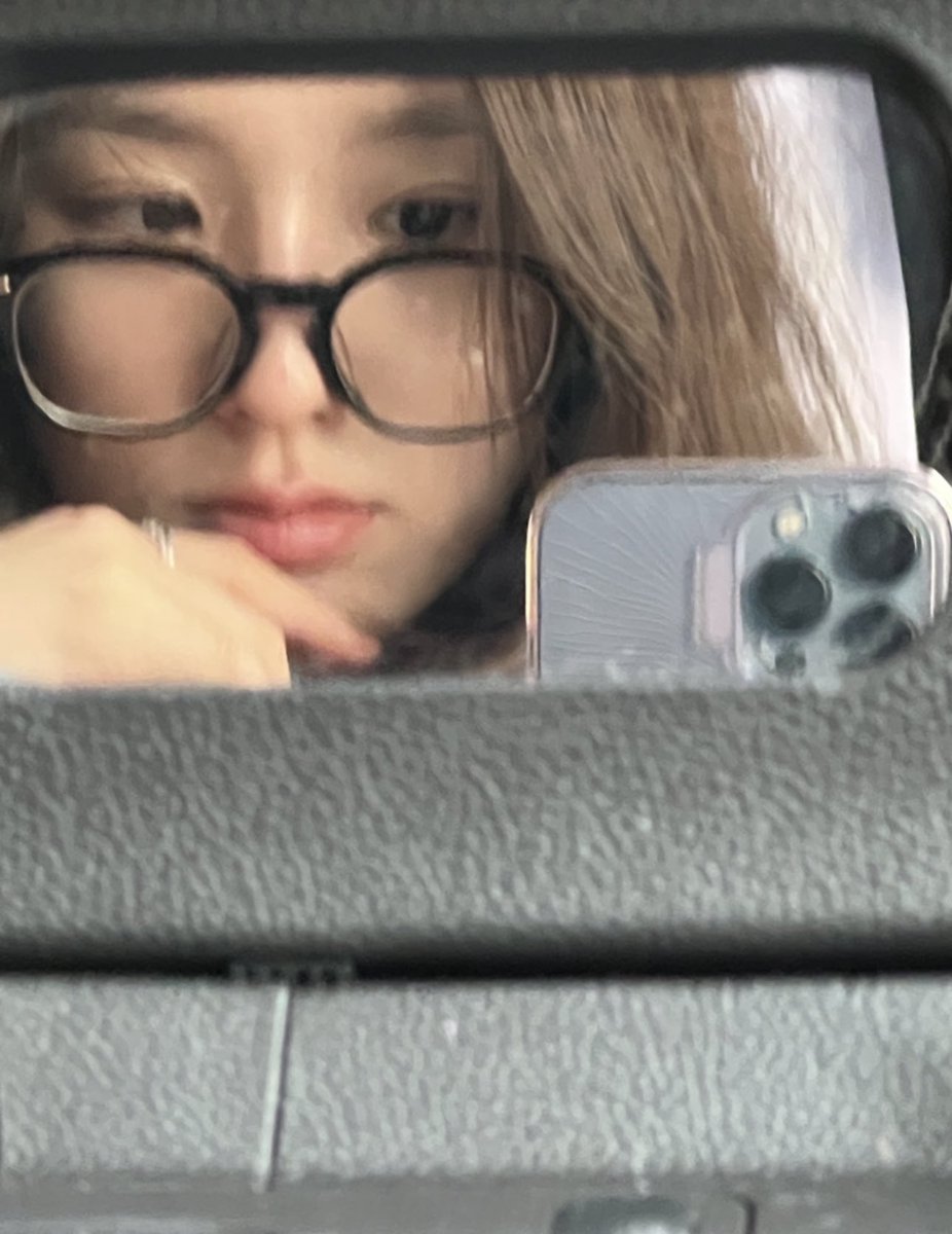 mengerlap's tweet photo. ㅤ

🤓
️️
ㅤ https://t.co/kk0LZgrXzw