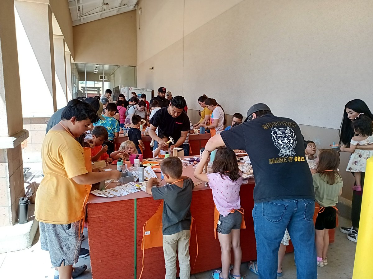 Erica76408629's tweet photo. 6946 had a great turnout. Kids workshop 2023. https://t.co/IW1gElc1Z8