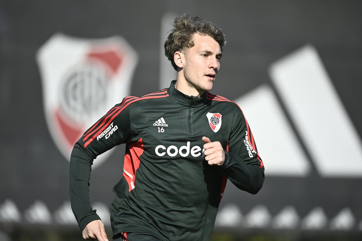 RiverPlate's tweet photo. 📍 Domingo de River Camp.
🔜🆚 Inter 🇧🇷

#VamosRiver ⚪️❤️⚪️ https://t.co/K9q4TTdLgd