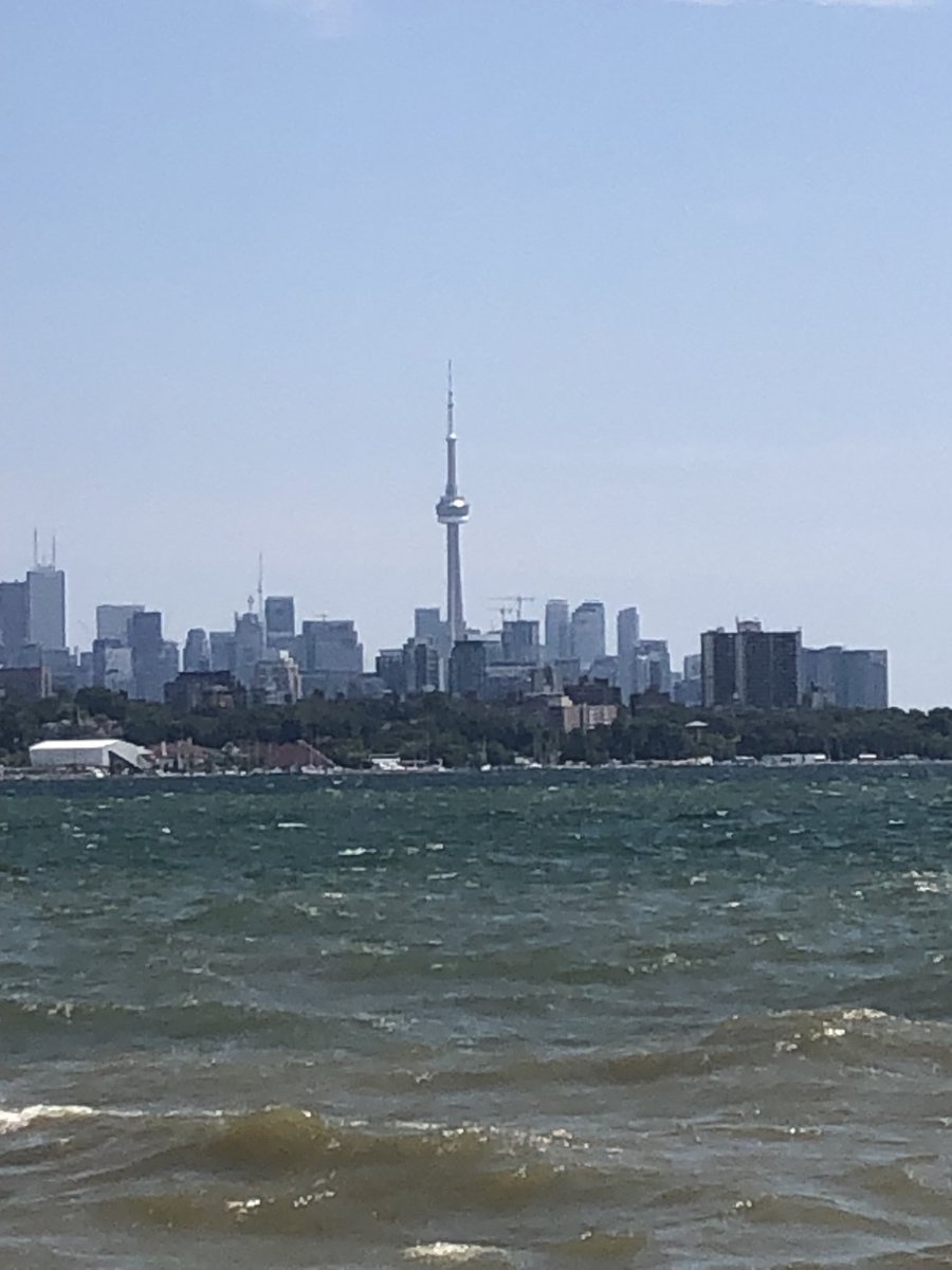 ⁦<a href="/cityoftoronto/">City of Toronto 🇨🇦</a>⁩ - 🚴‍♀️ - 21km mark - the city as seen from Sheldon Lookout.