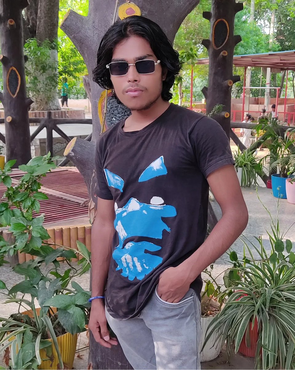 HappyOfficial0's tweet photo. 🌟👑 Hᴀᴘᴘʏ Fʀɪᴇɴᴅsʜɪᴘ Dᴀʏ 👑🌟

             ALL MY FRIENDS

कोई इतना चाहे तो बताना,
कोई इतने नाज तुम्हारे उठाये तो बताना ।
दोस्ती तो हर कोई कर लेगा तुमसे,
कोई हमारी तरह निभाए तो बताना ।
हैपी फ्रेंडशिप डे 

#HappyFriendshipDay 
#happyfaujichandravanshirajput
#HFCR https://t.co/ohWLN0WKXv