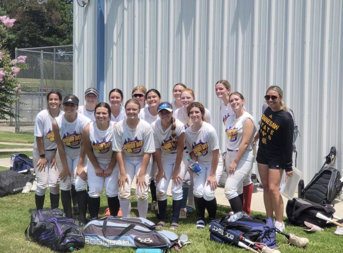 lcosselman4's tweet photo. Thank you @GSU_Softball for a great camp experience this past weekend! I got to meet great teammates from all over the country, as well as work with some awesome coaches! Very thankful for this opportunity! https://t.co/kNk54mR0ou