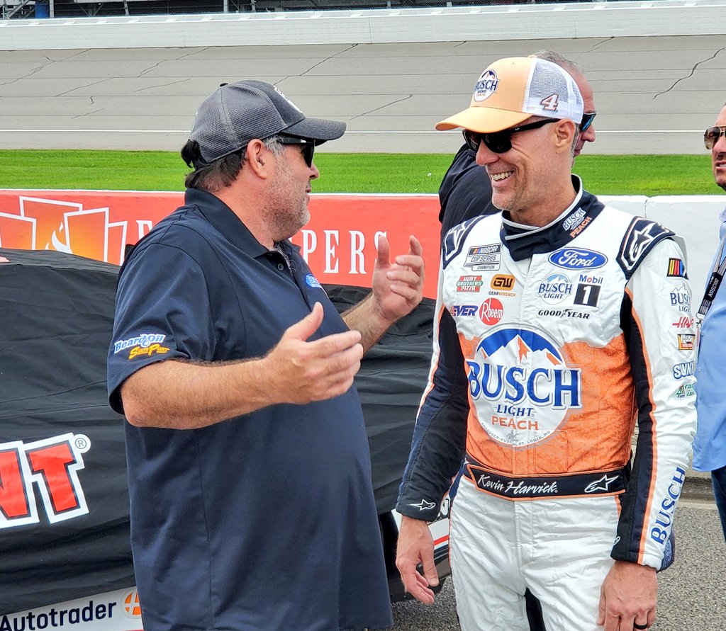 EricEstepp17's tweet photo. Kevin Harvick and Brendan Gaughan.

Harvick has won 4 of the last 5 Michigan races. Can he add one more trophy in his final start?
#NASCAR https://t.co/0aZxEQAJqf