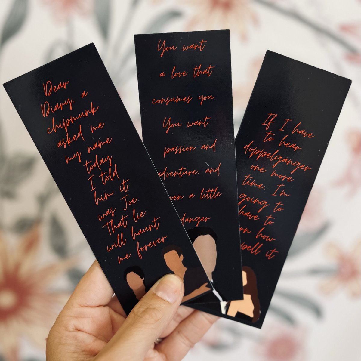 Bookmarks are available for The Vampire Diaries Readathon!!! 🧛‍♂️
Get all 3 for £4 including UK postage (or £5.50 including US postage)! 💕
<a href="/TheVDReadathon/">TVDreadathon</a> #TheVDReadathon 
forms.gle/oTCp8F7rFdsxv9…