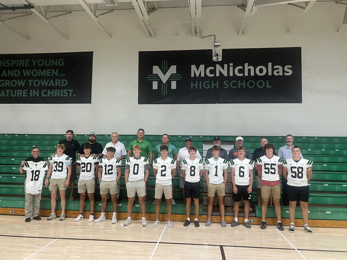 McNRocketFtball's tweet photo. 2023 Father Son Jersey Ceremony

Thanks to all of the Male role models in our boys lives. We can’t wait to get this season started

#Stature #BondedTogether https://t.co/Gmi5GrSa0s